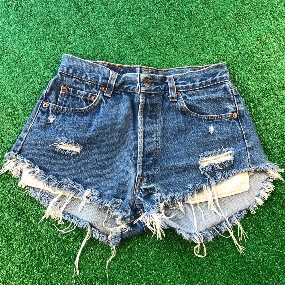 Vintage Levi’s 501 Shorts Cut Off 26